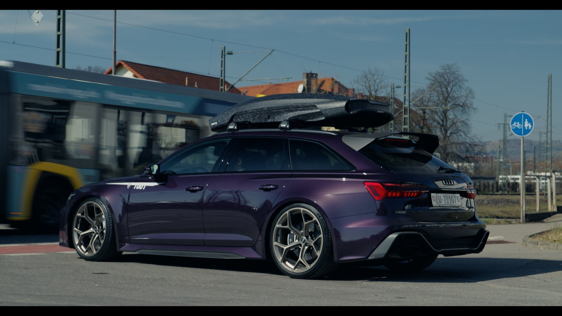 Customer Audi RS6 with ARKYN FALCON-1 Forged Carbon Roof Box - High Speed Testimonial