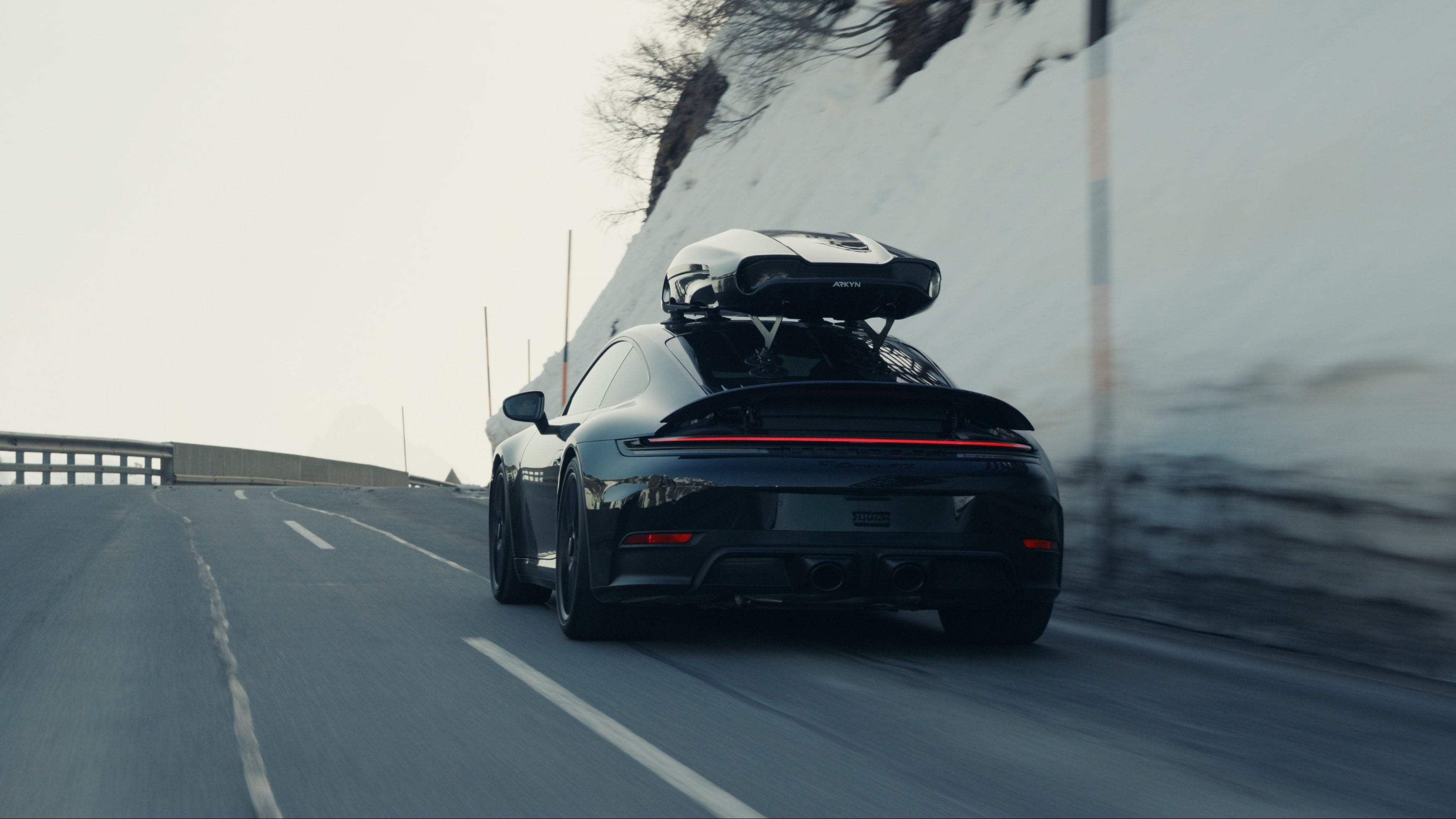The Ultimate Guide to Carbon Fiber Roof Boxes: Performance, Aesthetics, and Engineering